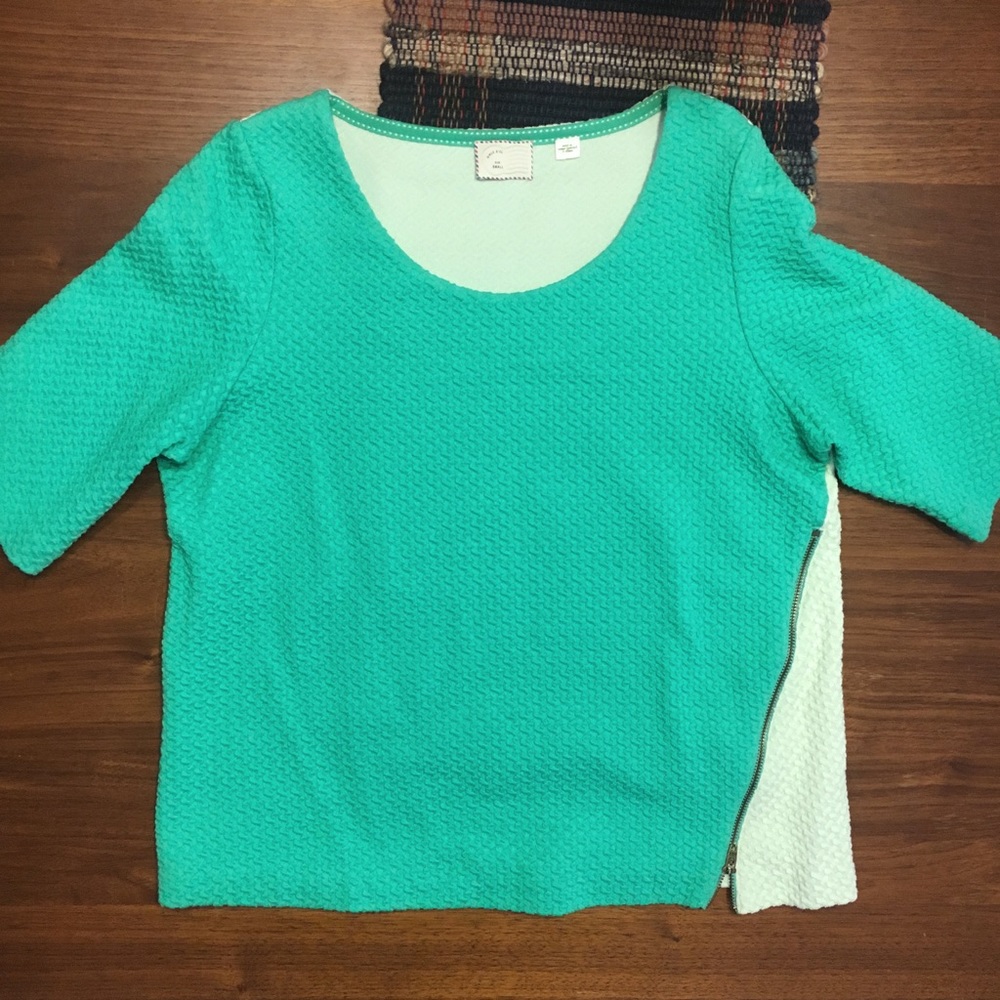 Postmark textured color block tee